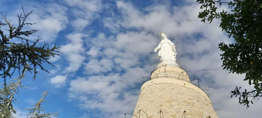 Beirut: Jeita Grotto, Harissa, Byblos group tour & Guide - Harissa Shrine and the cable car for Beirut and Jounieh Bay views