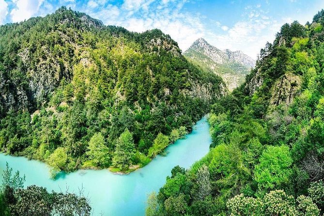 Chouwen Lake Hiking & Swimming - The forest hike to the lake, from easy down slopes to tougher up slopes